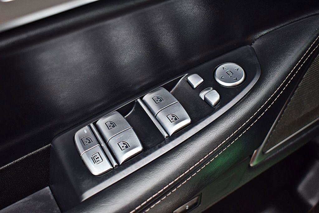 Used 2022 BMW 740i RWD image 42