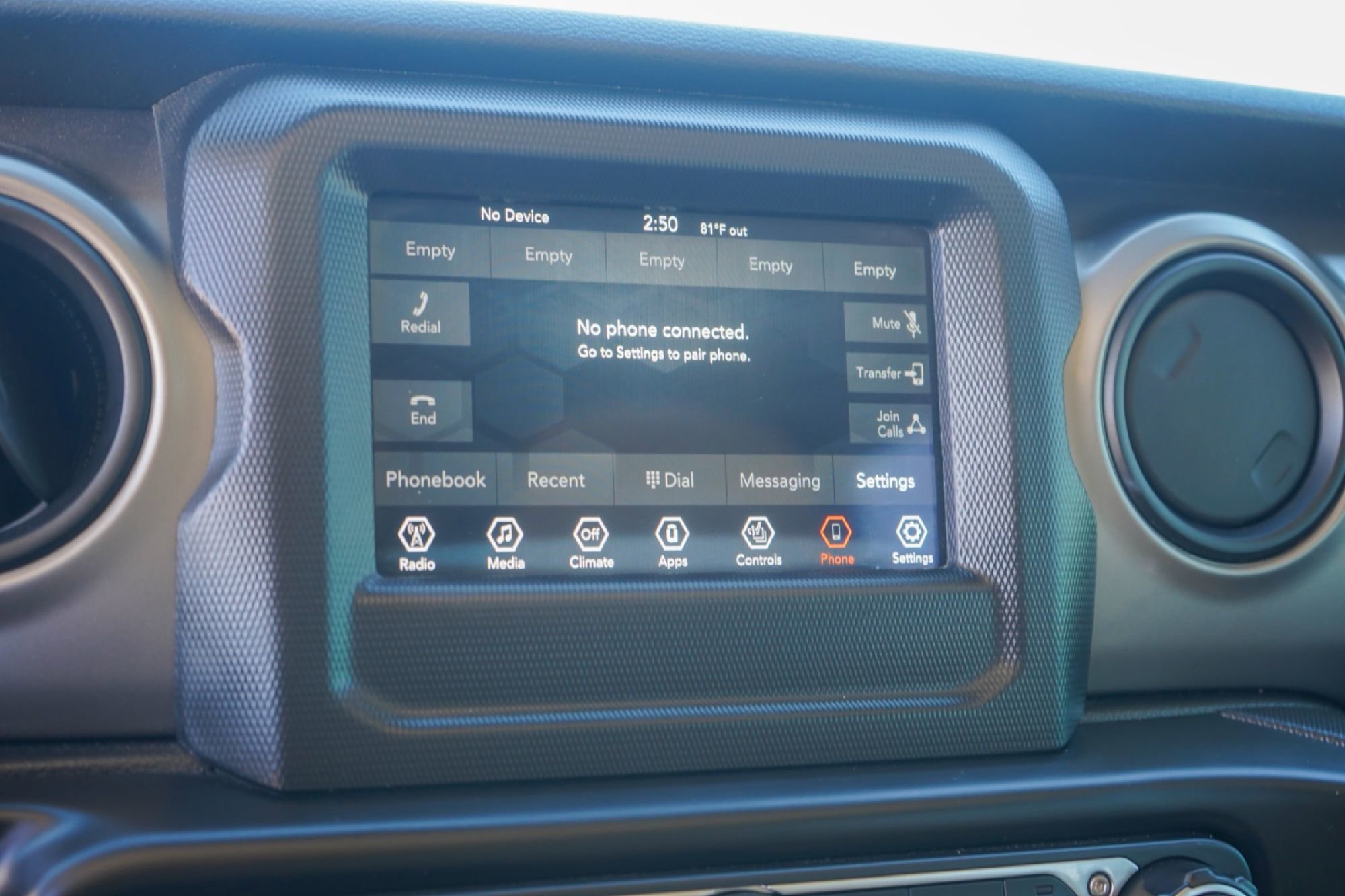 Used 2020 Jeep Gladiator Sport w/ Quick Order Package 24S image 17