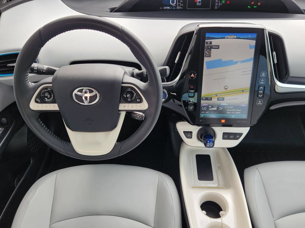 Used 2017 Toyota Prius Prime Advanced FWD image 26
