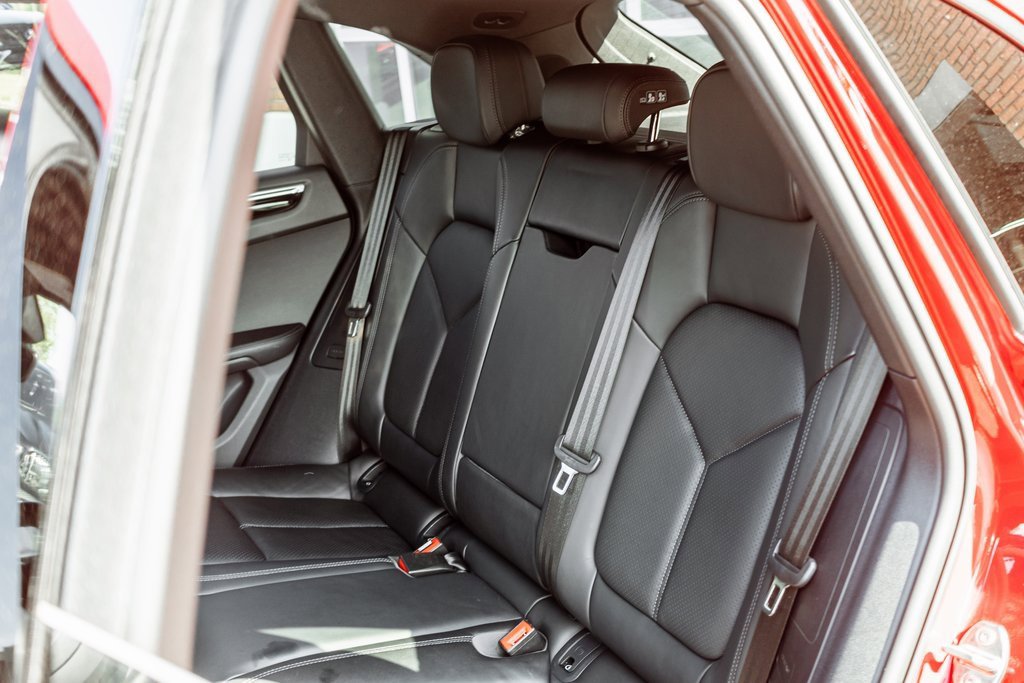Used 2023 Porsche Macan image 31