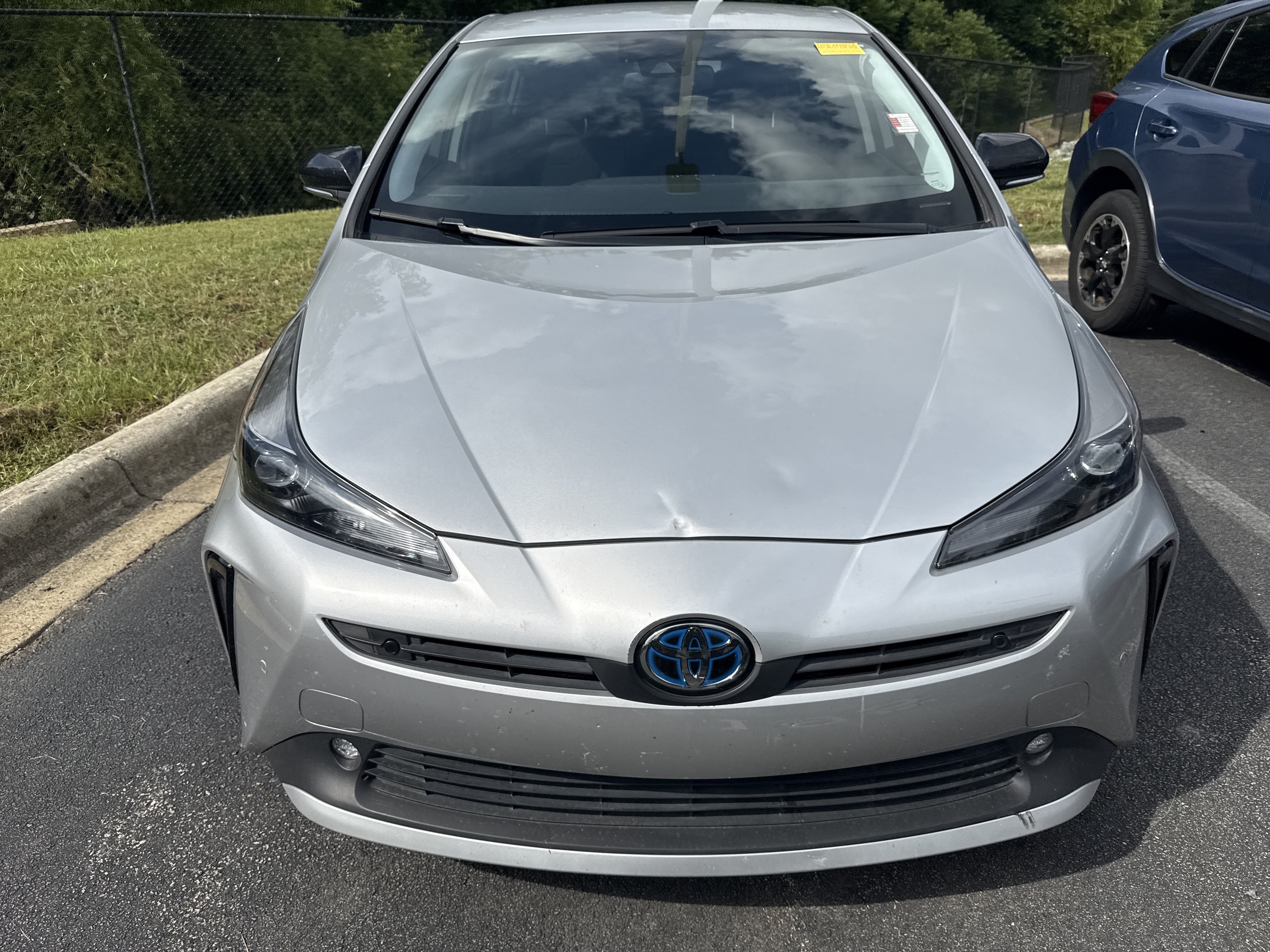 Used 2022 Toyota Prius FWD image 3