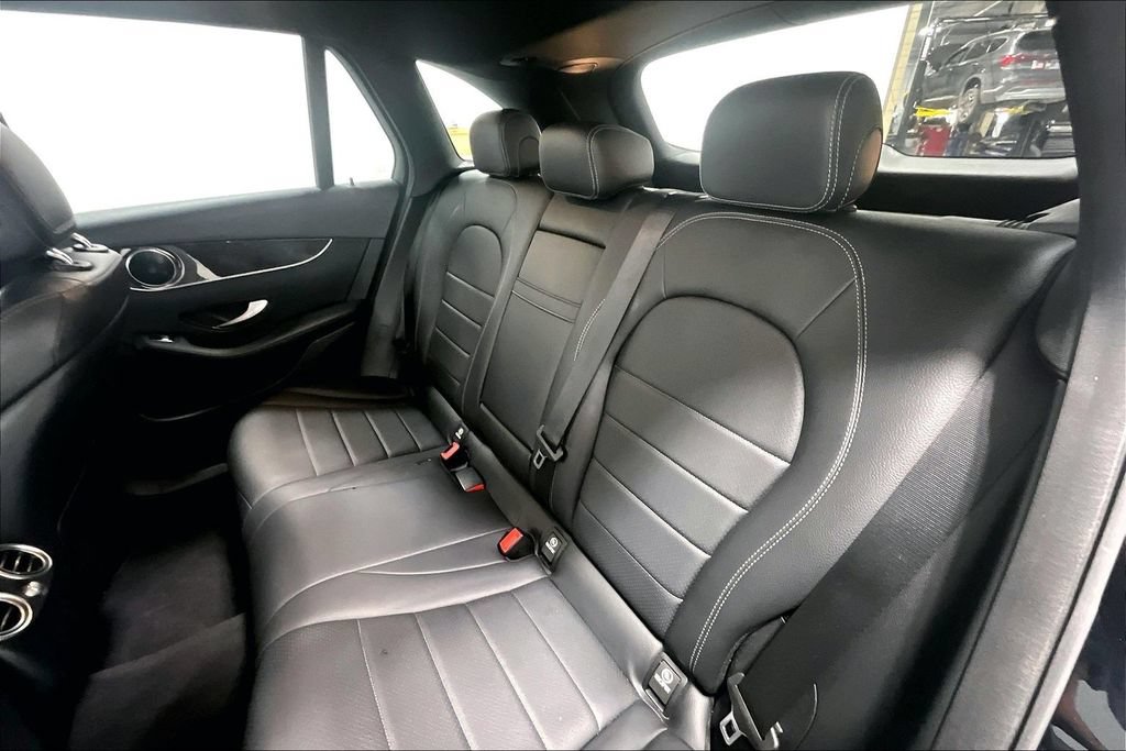 Used 2021 Mercedes-Benz GLC 300 image 26