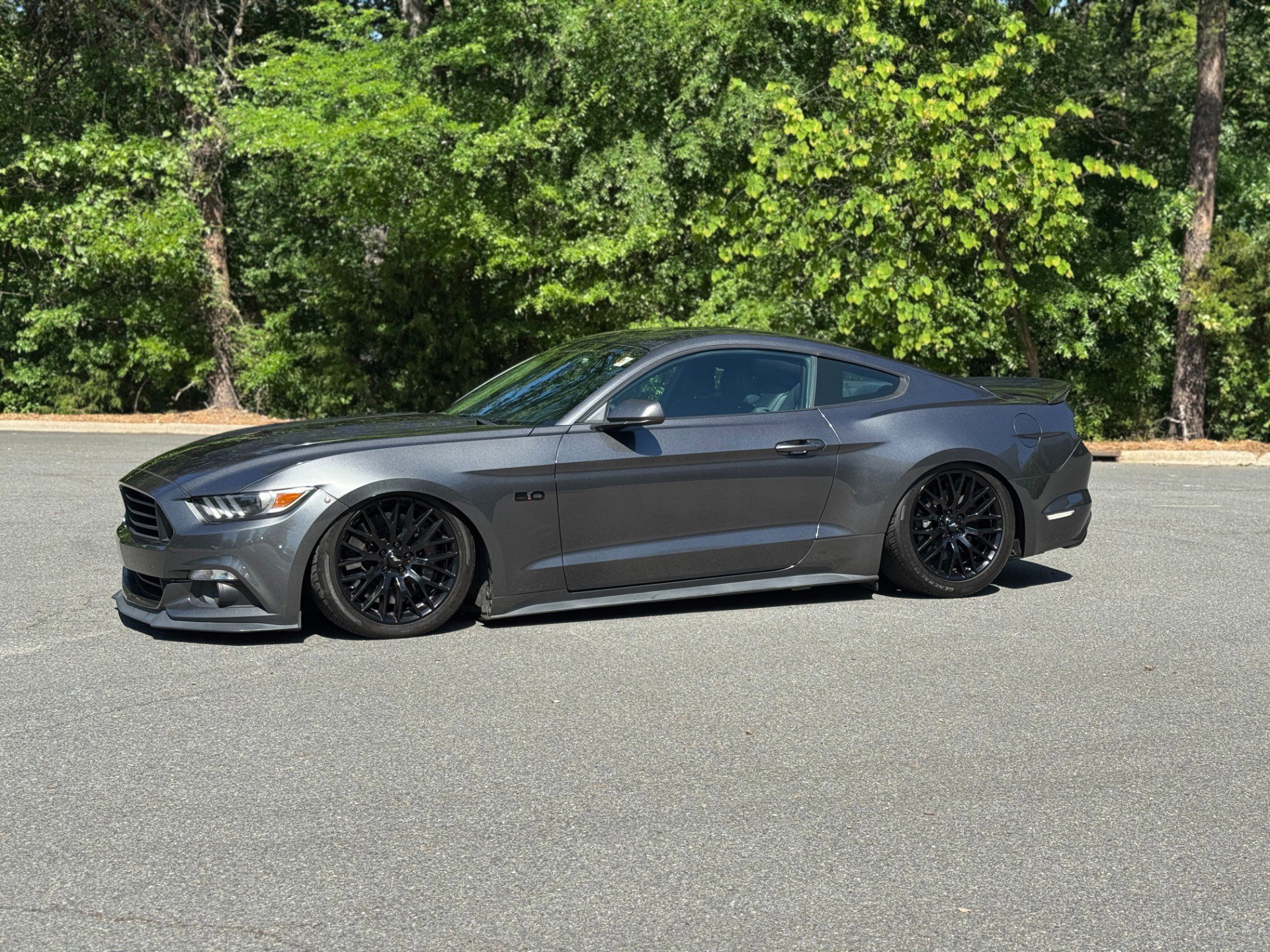 Used 2017 Ford Mustang GT w/ GT Performance Package RWD image 5