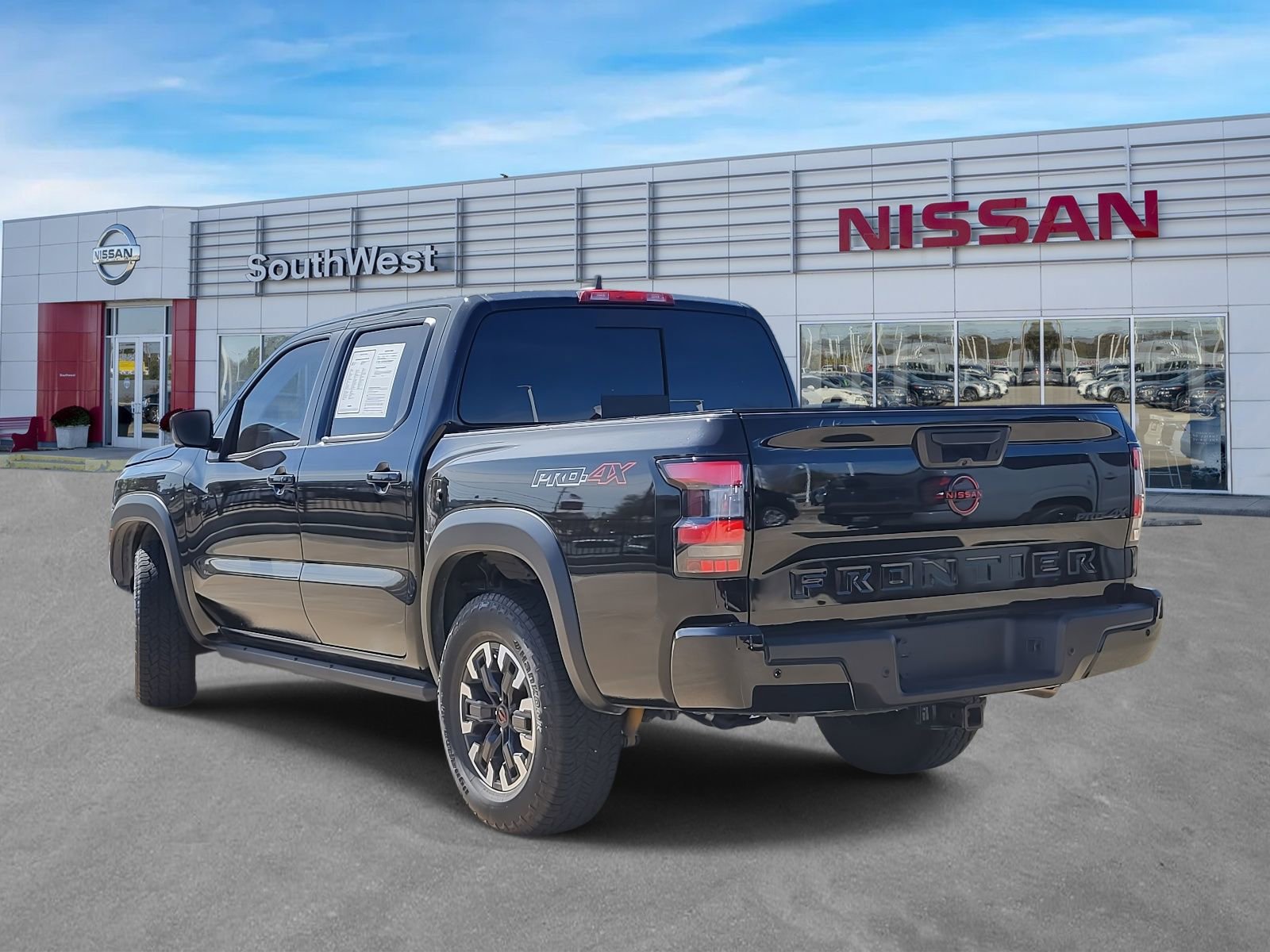 Certified 2024 Nissan Frontier PRO-4X w/ Pro Convenience Package image 8