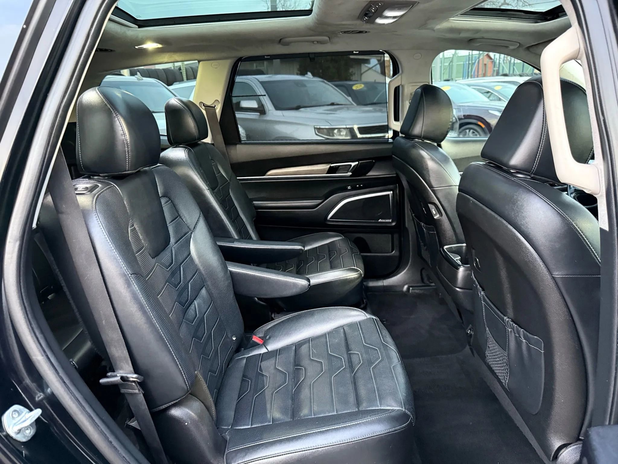 Used 2022 Kia Telluride SX w/ SX Prestige Package image 21