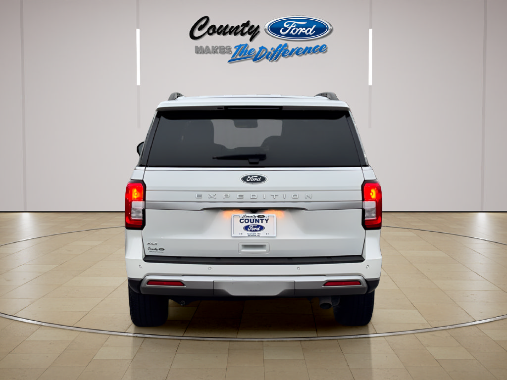 Used 2024 Ford Expedition XLT AWD/4WD image 4