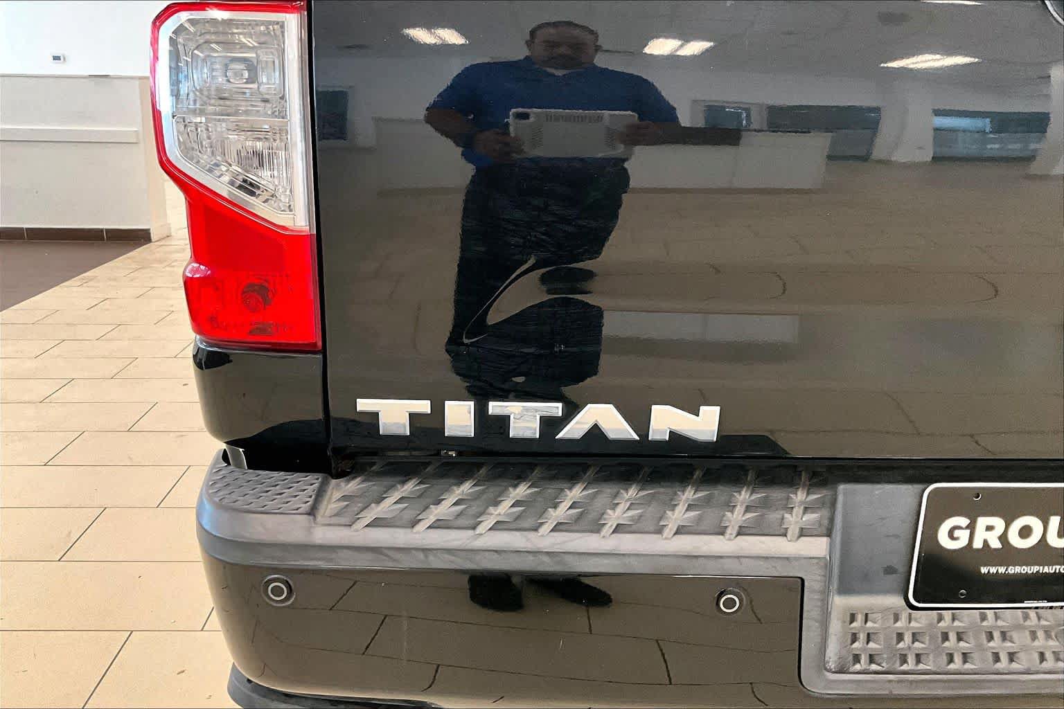 Used 2019 Nissan Titan SV w/ SV Convenience Package AWD/4WD image 29
