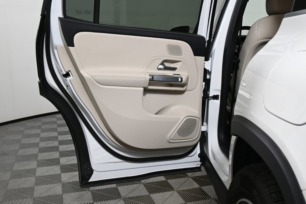 Certified 2026 Mercedes-Benz GLB 250 4MATIC image 31