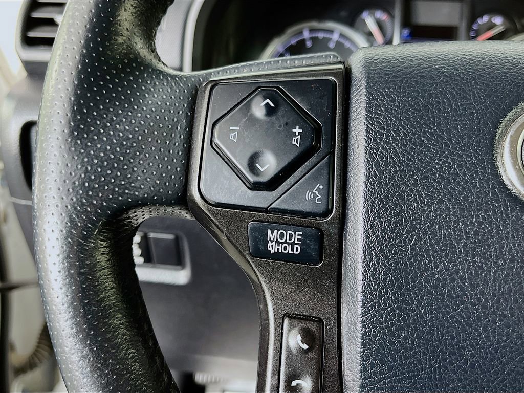 Used 2020 Toyota 4Runner TRD Off-Road Premium AWD/4WD image 15