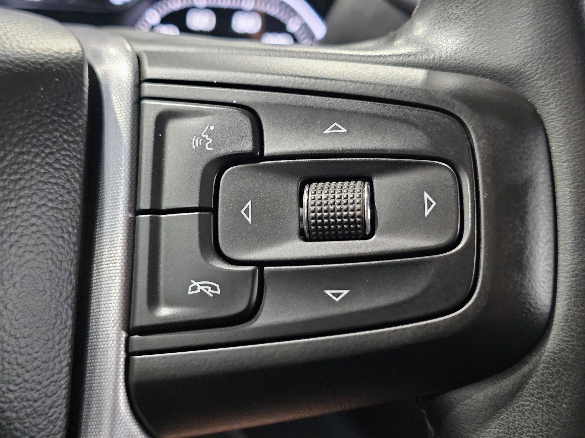 Used 2023 GMC Sierra 2500 SLE image 34