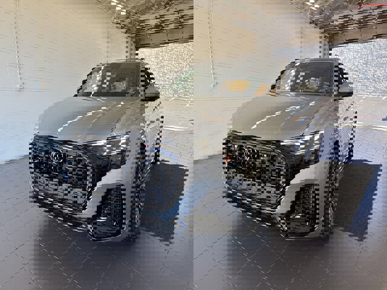 New 2025 Audi Q8 Prestige image 3