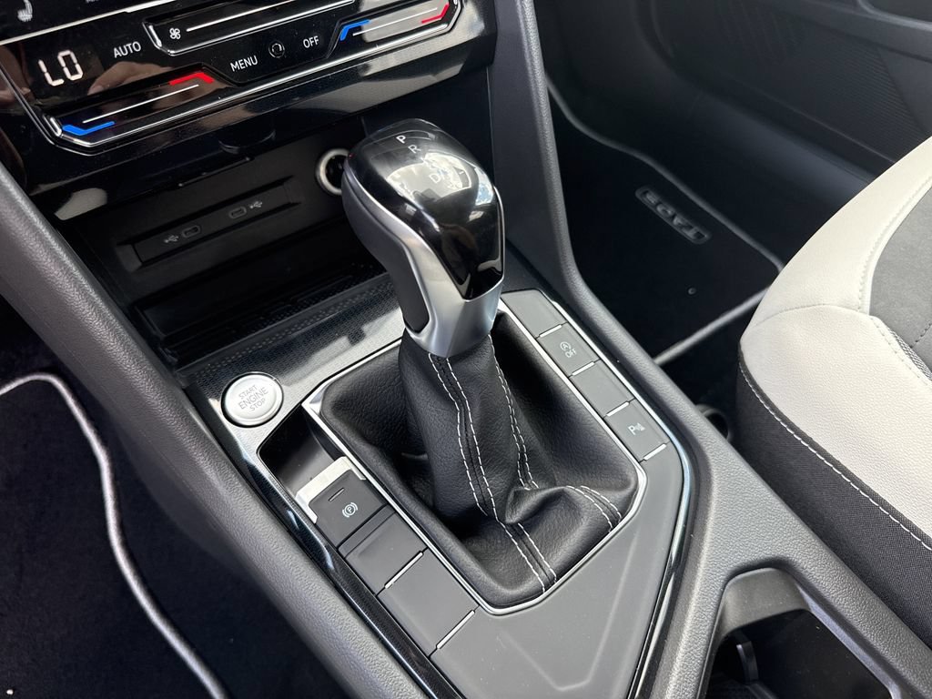 New 2026 Volkswagen Taos SE FWD image 19
