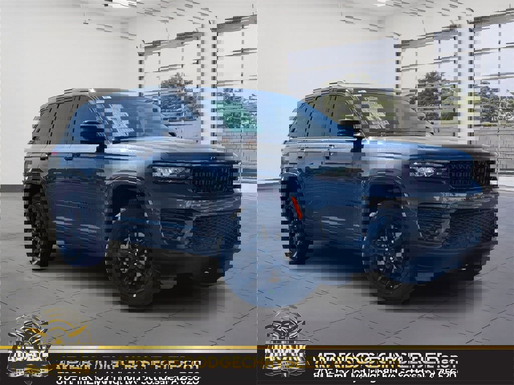 New 2025 Jeep Grand Cherokee Laredo