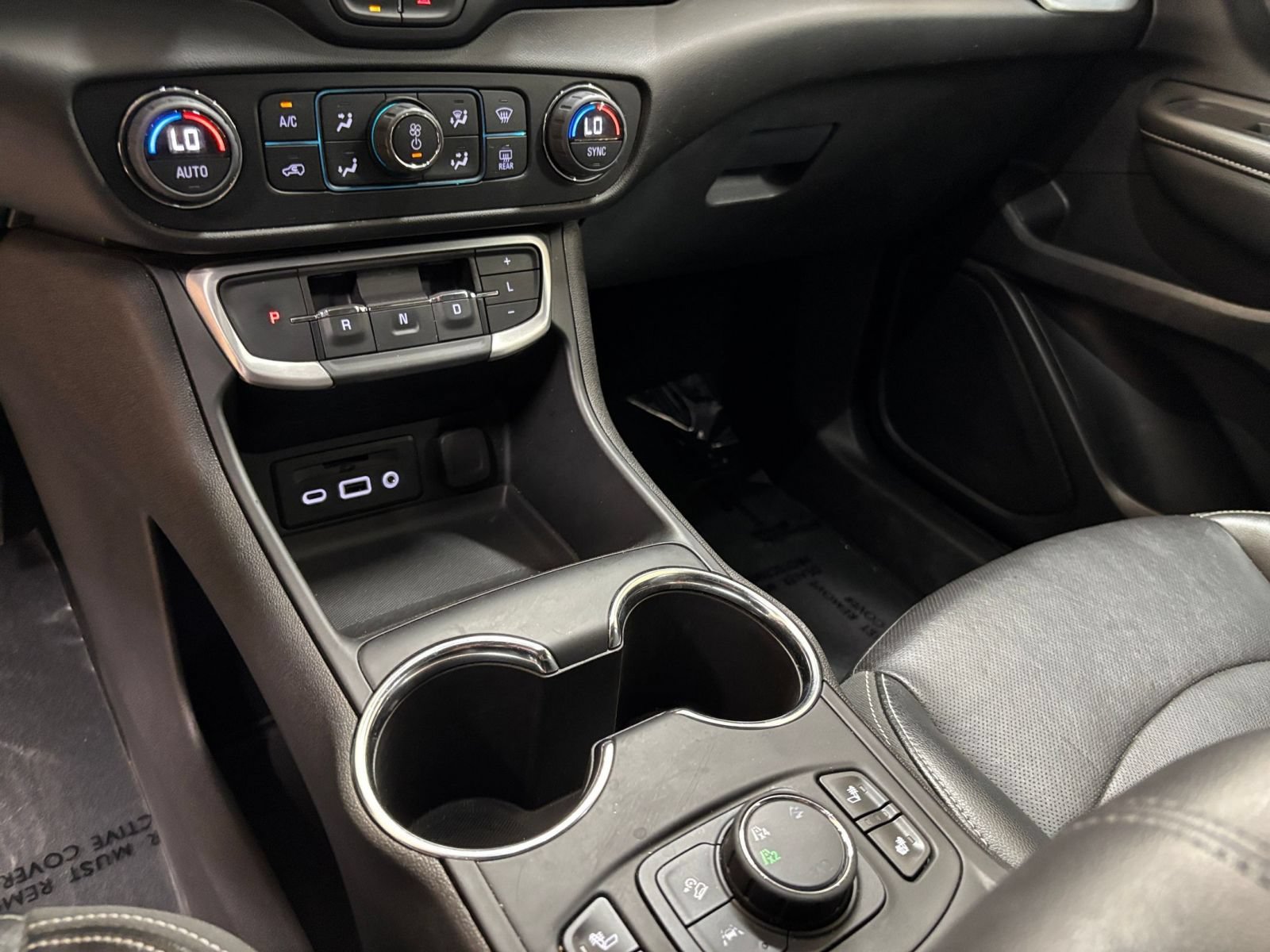 Used 2024 GMC Terrain SLT AWD/4WD image 38