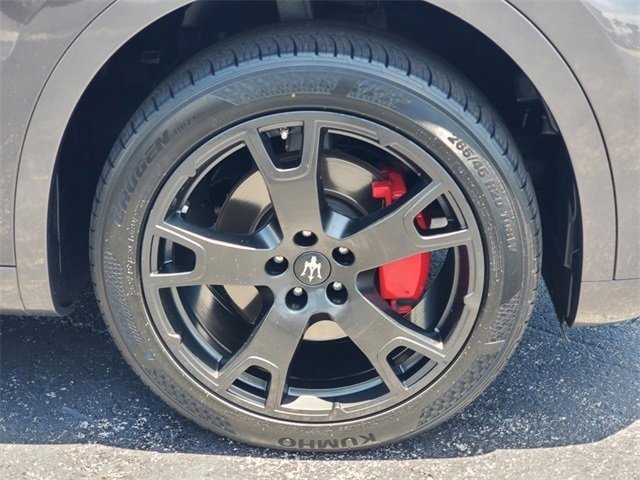 Used 2019 Maserati Levante Base image 10