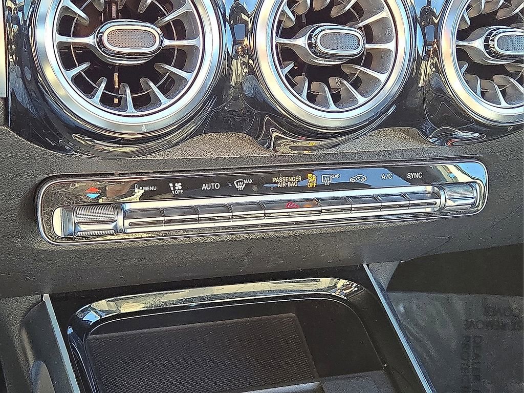 Used 2022 Mercedes-Benz GLB 250 w/ Premium Package Lite image 28