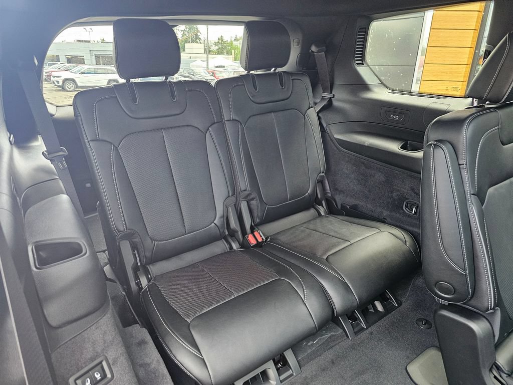 New 2024 Jeep Grand Cherokee L Overland w/ Advanced Protech Group III AWD/4WD image 14