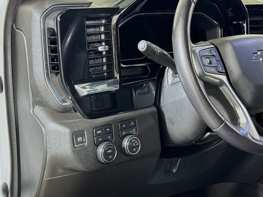 Used 2023 Chevrolet Silverado 1500 RST image 8