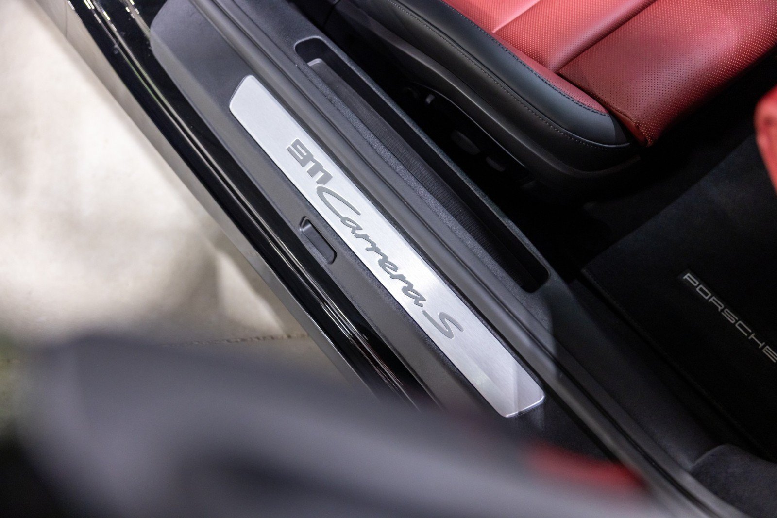 Used 2025 Porsche 911 Carrera S RWD image 33
