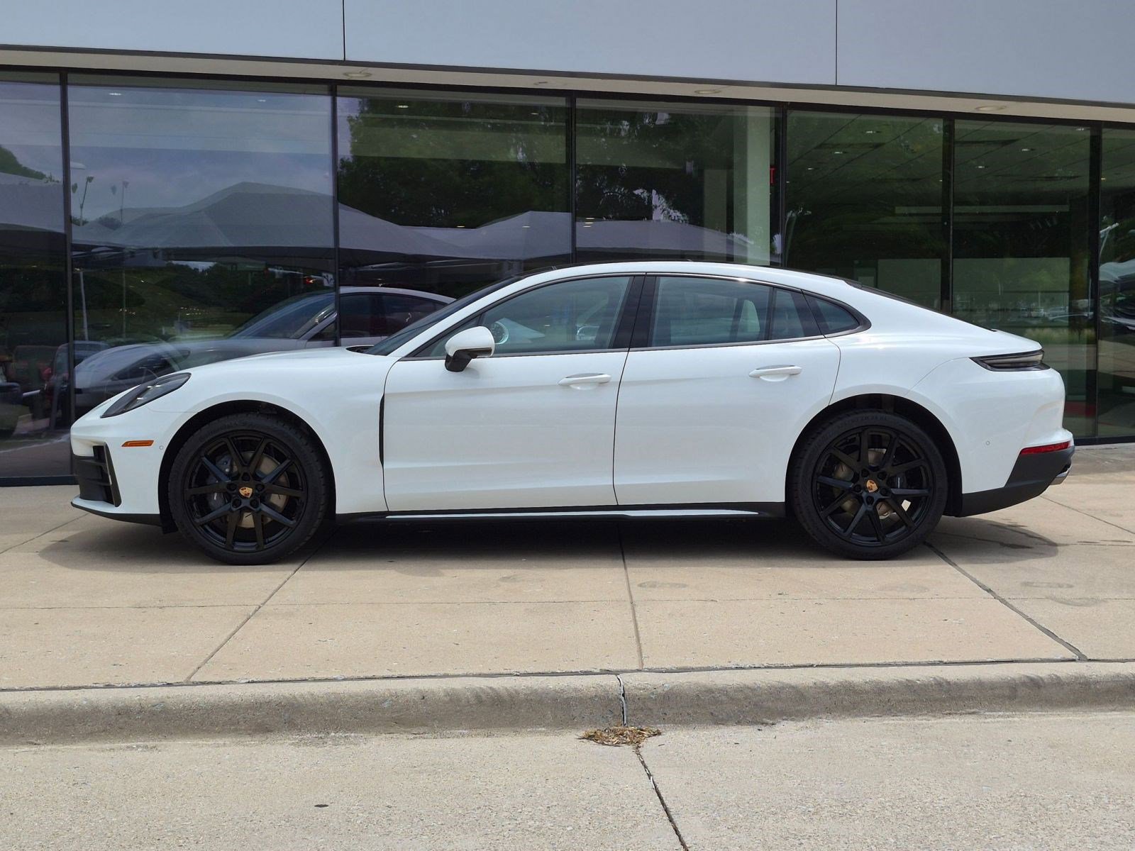 New 2026 Porsche Panamera image 2