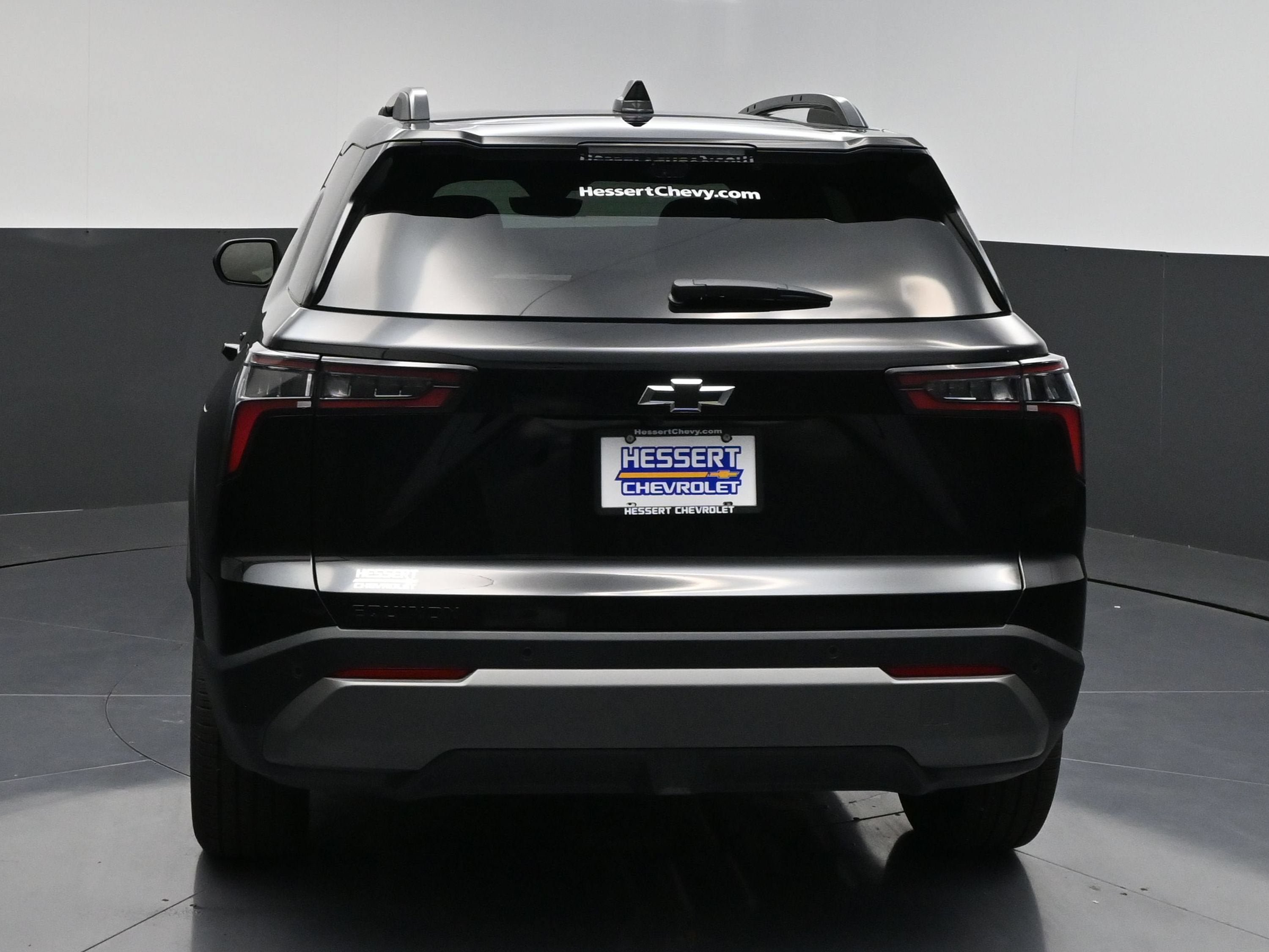 New 2027 Chevrolet Equinox LT w/ Convenience Package II FWD image 7