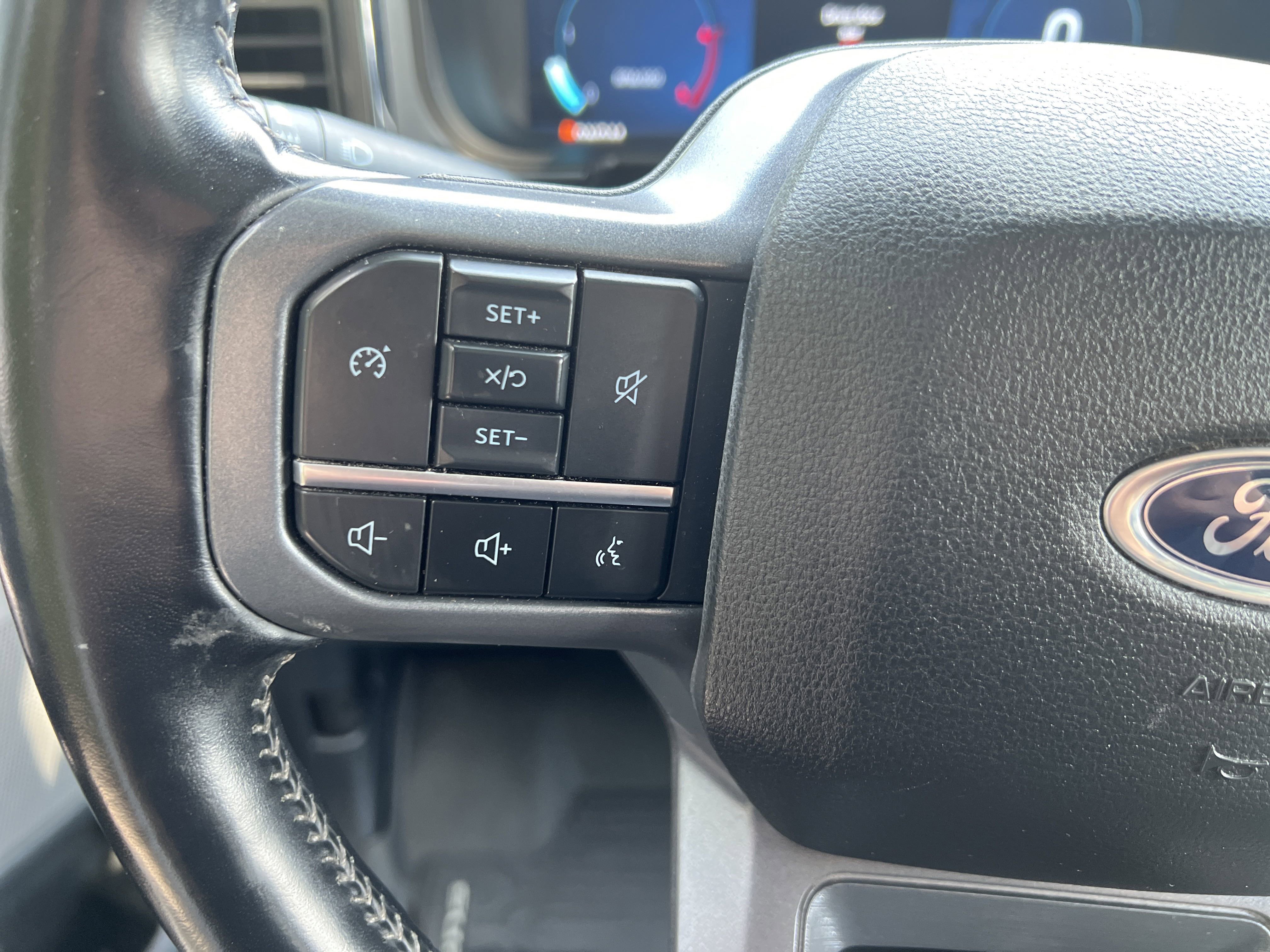 Used 2023 Ford F250 Lariat w/ Sport Appearance Package image 19