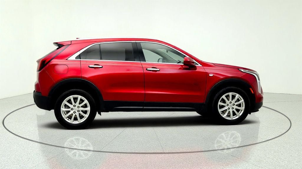 Used 2021 Cadillac XT4 Luxury w/ Cold Weather Package AWD/4WD image 4