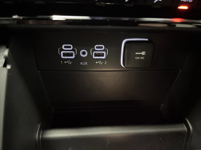 New 2025 Jeep Grand Cherokee Limited w/ Black Appearance Package image 24