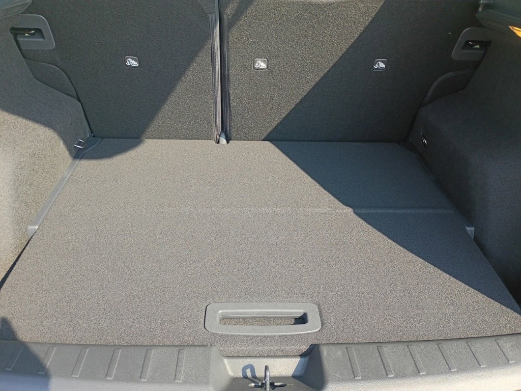 New 2026 Nissan Kicks SR image 7