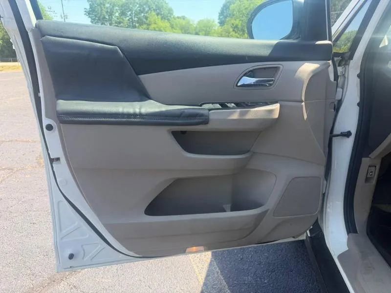 Used 2016 Honda Odyssey SE image 11