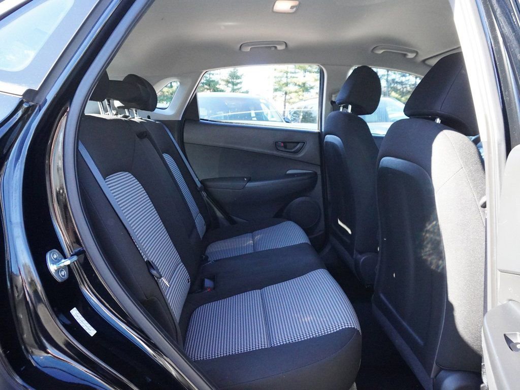 Used 2023 Hyundai Kona SE w/ Cargo Package image 31