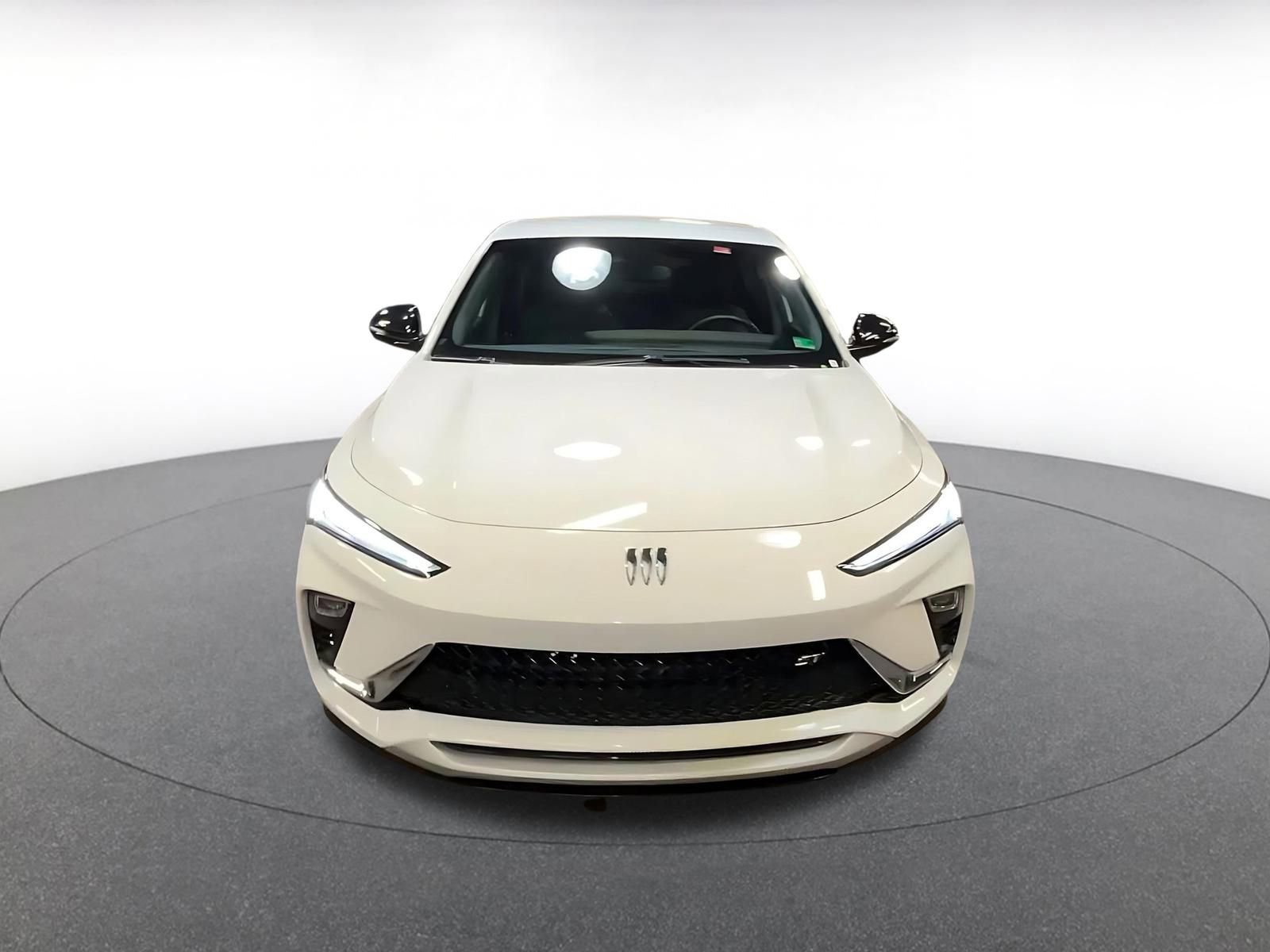 Used 2025 Buick Envista Sport Touring image 4