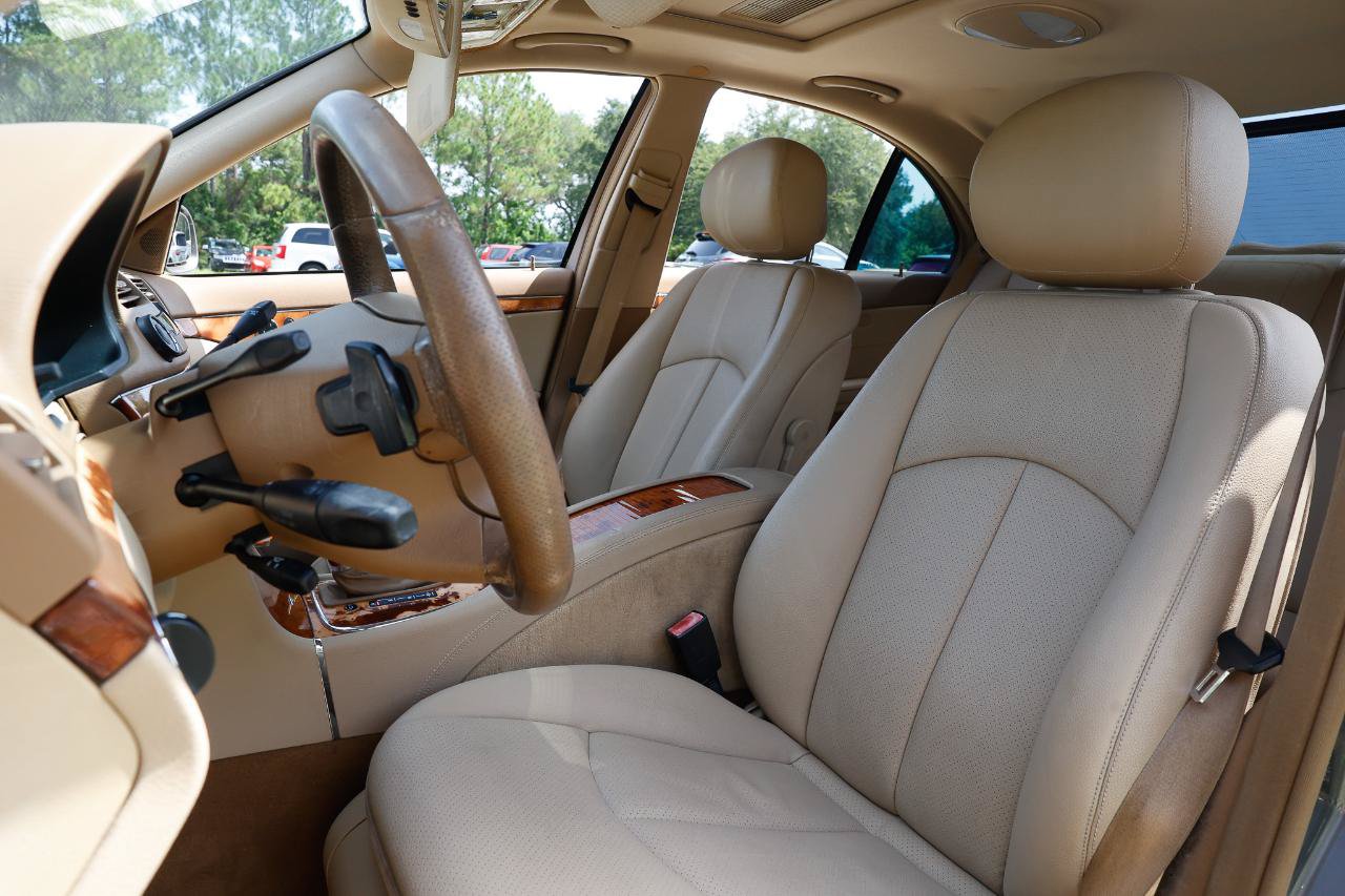 Used 2009 Mercedes-Benz E 350 Sedan w/ Premium 1 Pkg image 6