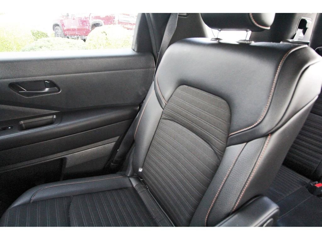 Used 2024 Nissan Pathfinder Rock Creek image 11