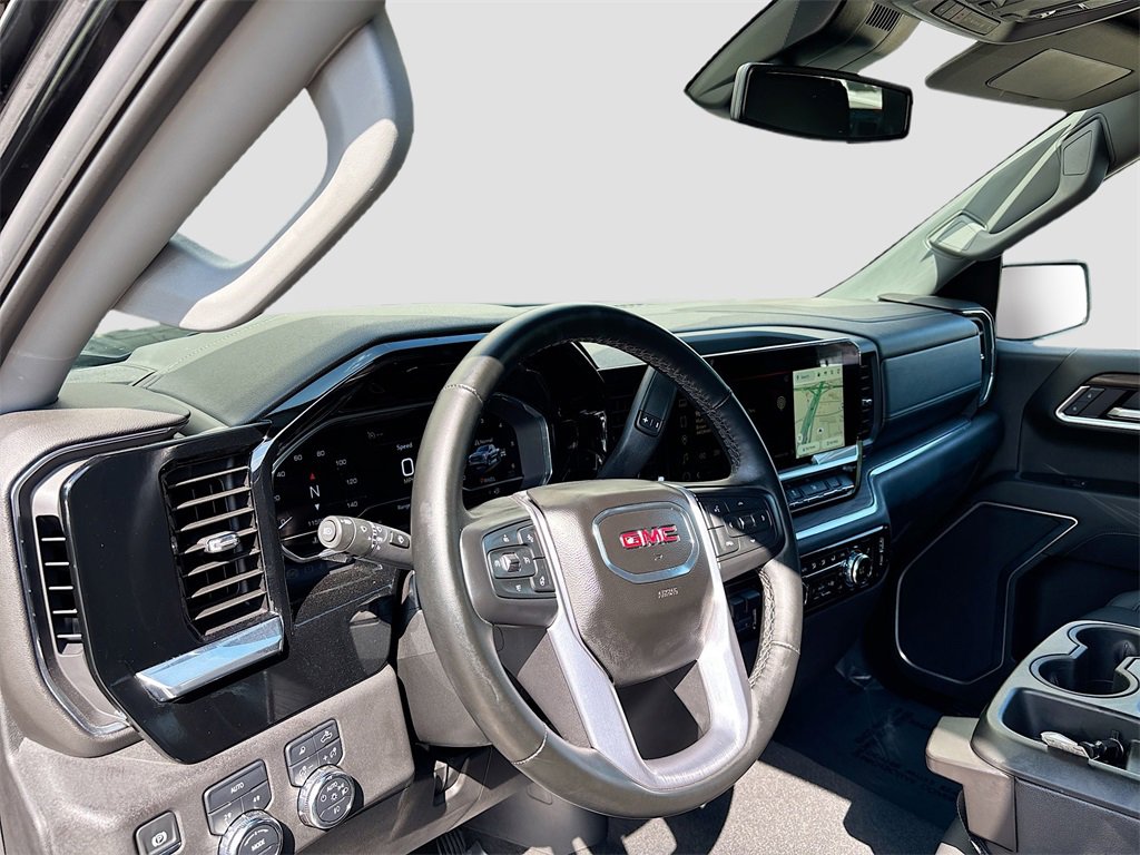 Used 2025 GMC Sierra 1500 SLT image 9