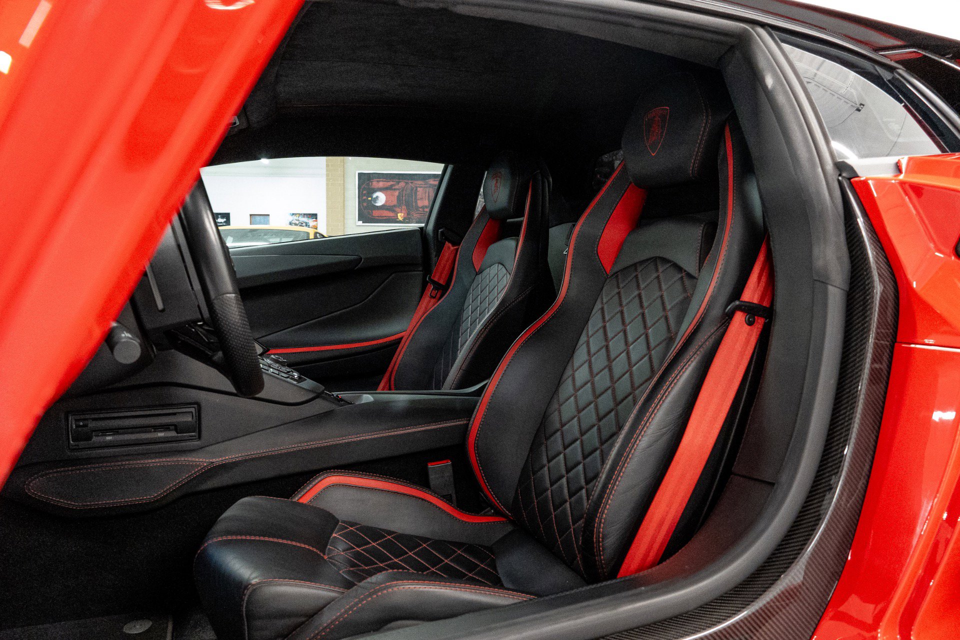 Used 2018 Lamborghini Aventador S image 14