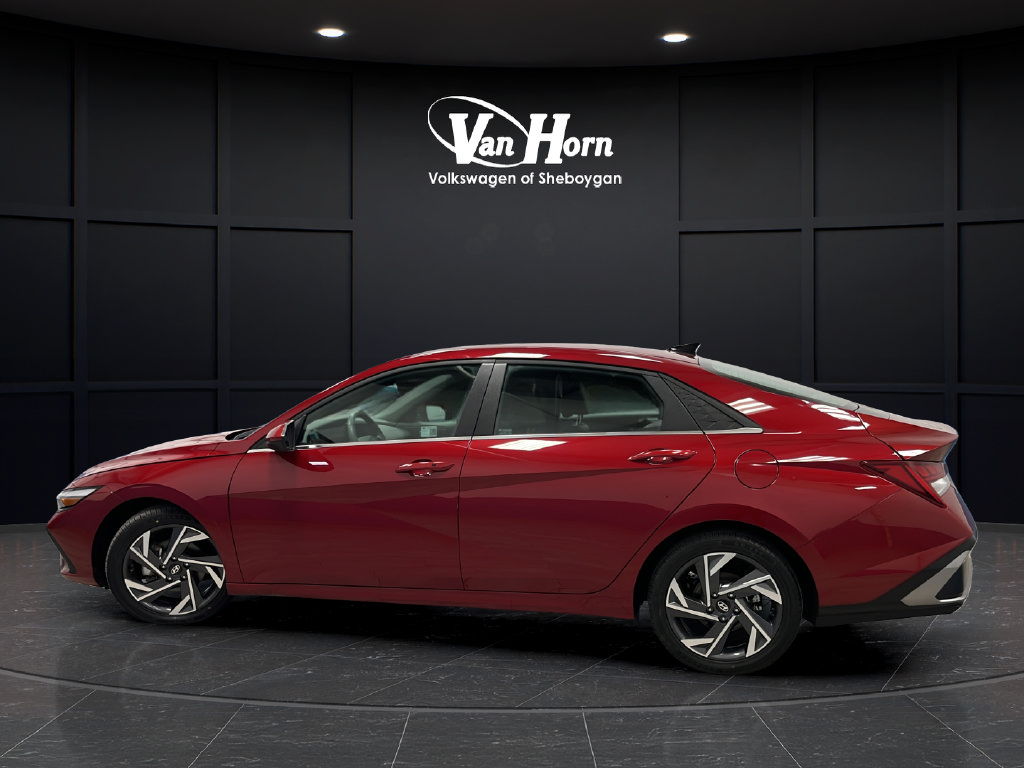 Used 2025 Hyundai Elantra SEL FWD image 4