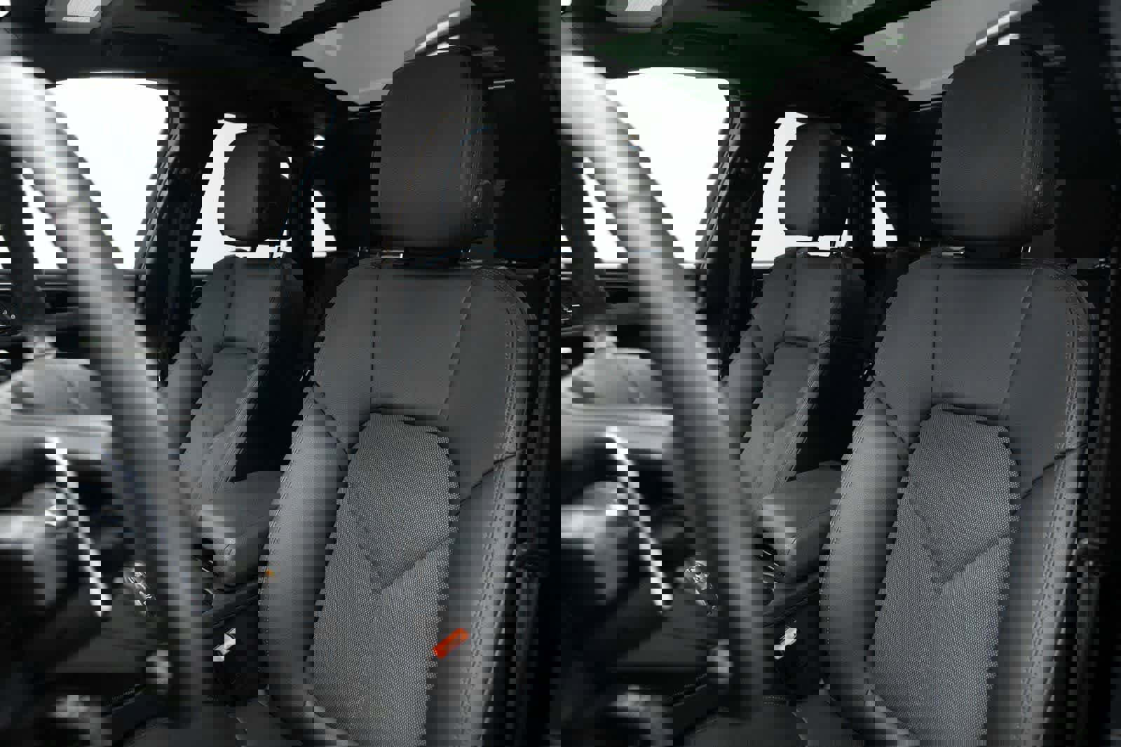 Certified 2023 Porsche Macan image 5