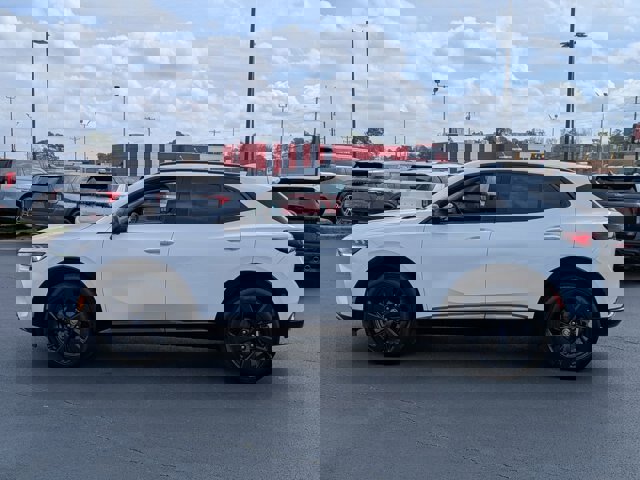 Used 2023 Buick Envision Essence w/ Technology Package I image 5