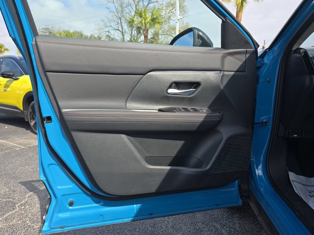New 2026 Nissan Kicks SR FWD image 12