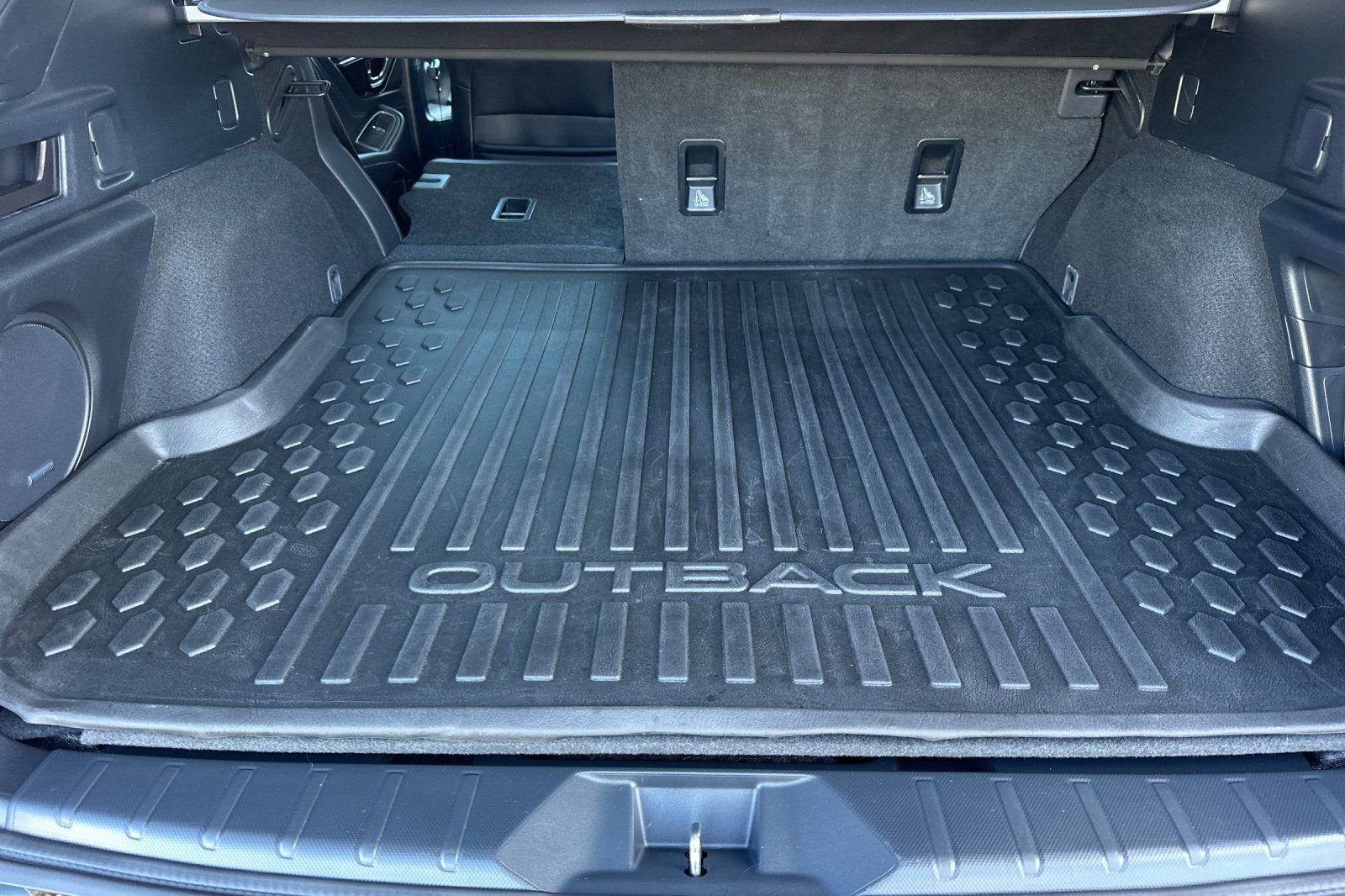 Used 2024 Subaru Outback Limited image 17