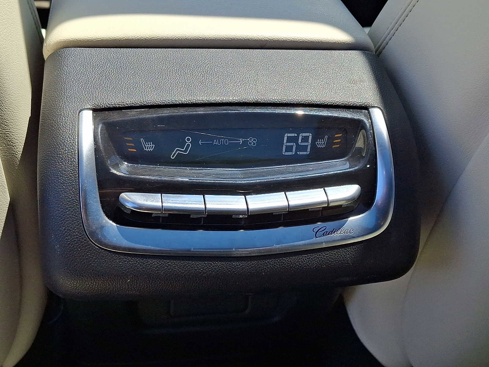 Certified 2023 Cadillac XT6 Sport w/ Technology Package AWD/4WD image 12