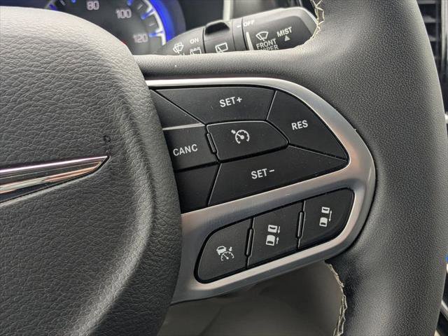 Certified 2024 Chrysler Pacifica Touring-L FWD image 26