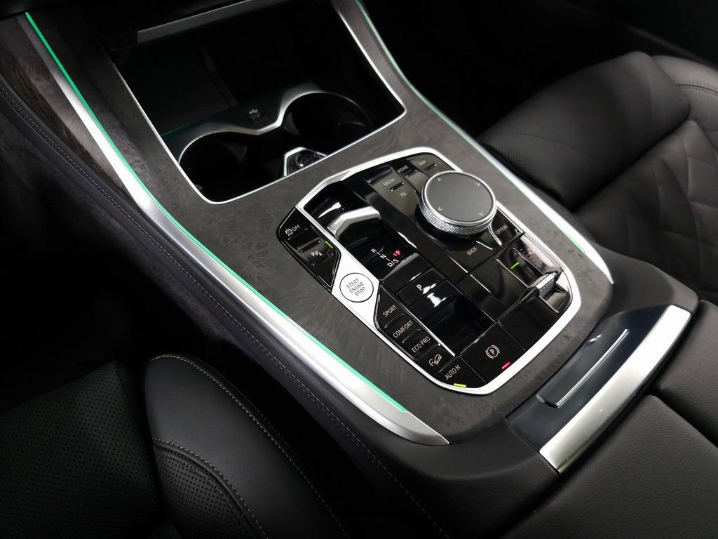 Used 2025 BMW X7 xDrive40i w/ Climate Comfort Package image 34