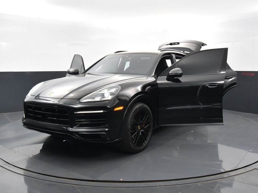 Used 2023 Porsche Cayenne GTS image 37