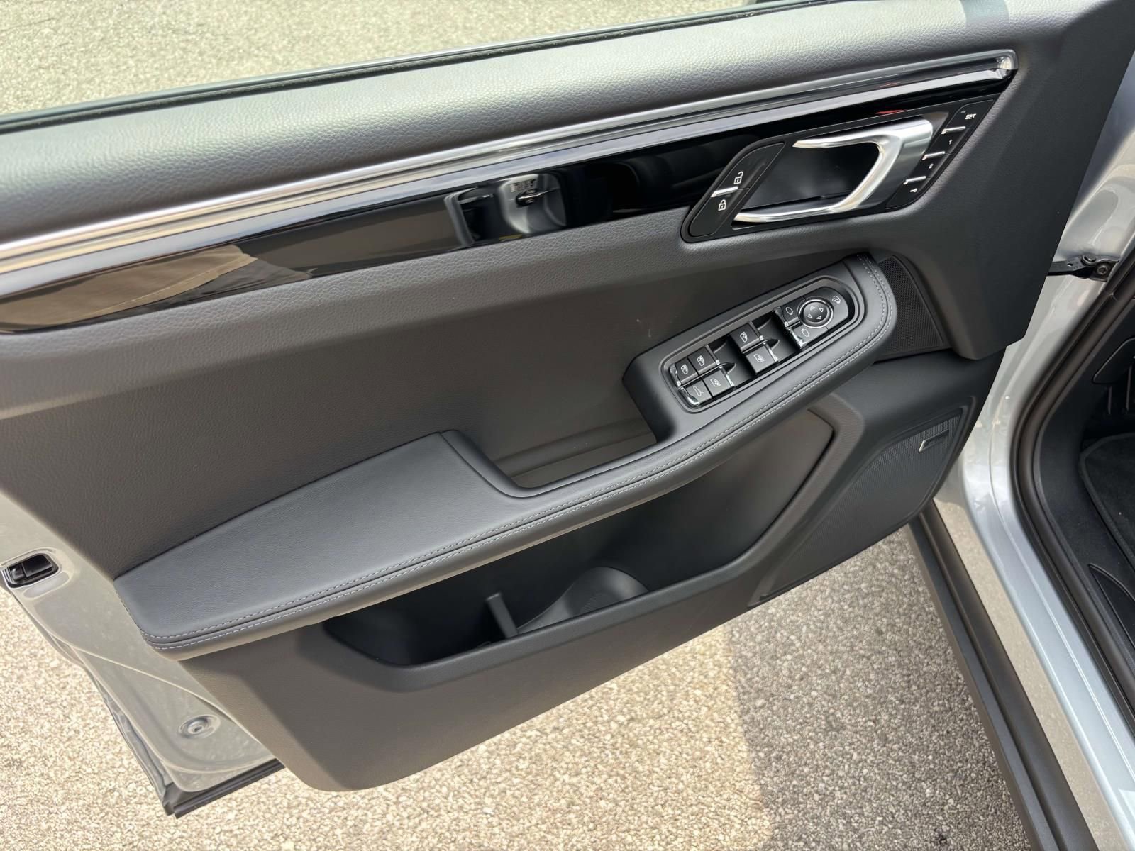 New 2026 Porsche Macan AWD/4WD image 19