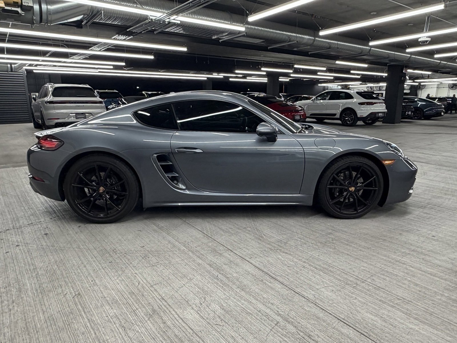 Used 2025 Porsche 718 Cayman image 5