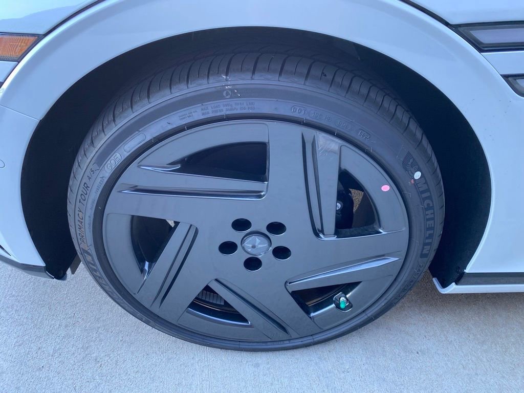 New 2026 Genesis G90 3.5T Prestige image 9