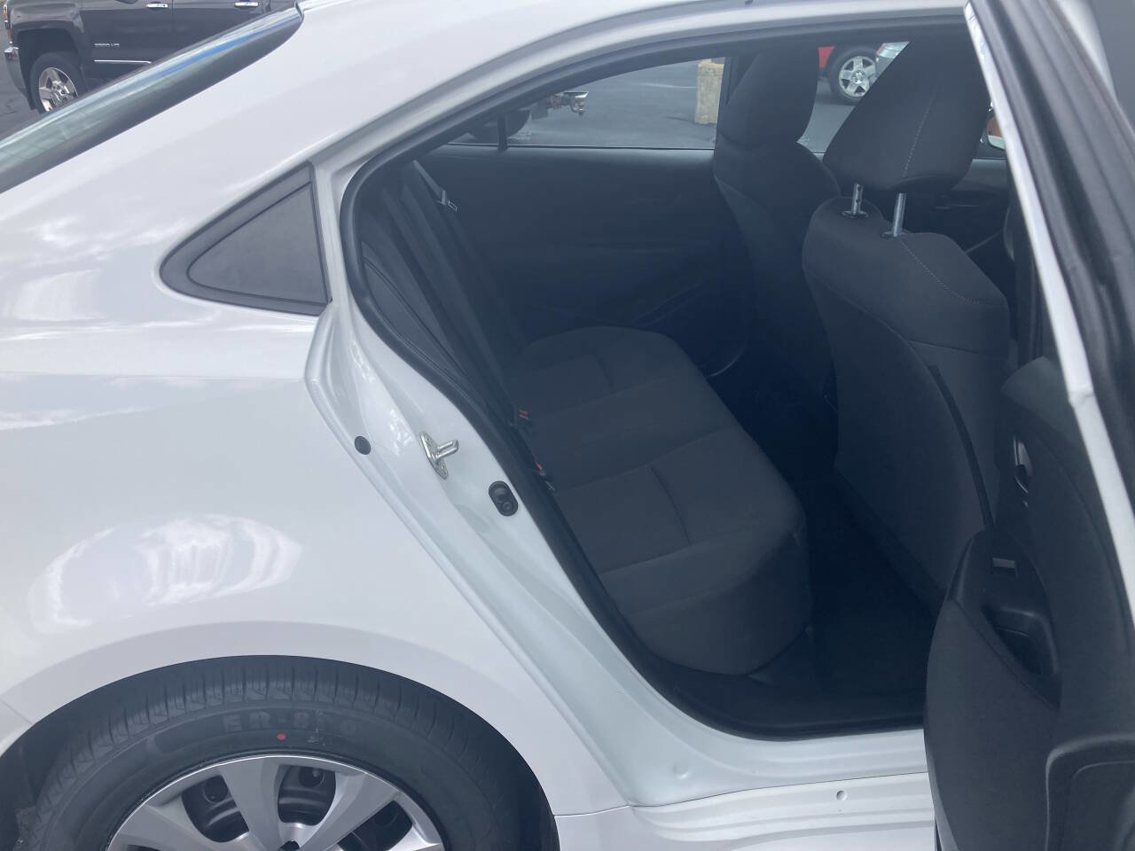 Used 2022 Toyota Corolla LE image 22