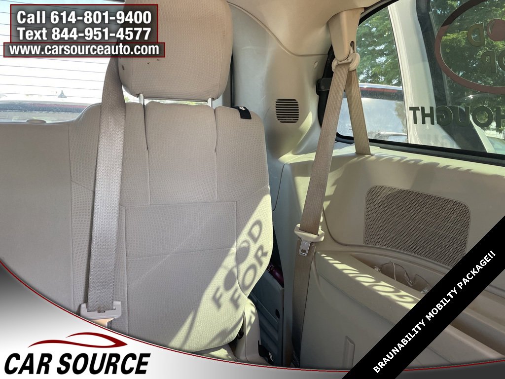 Used 2012 Dodge Grand Caravan SE image 15